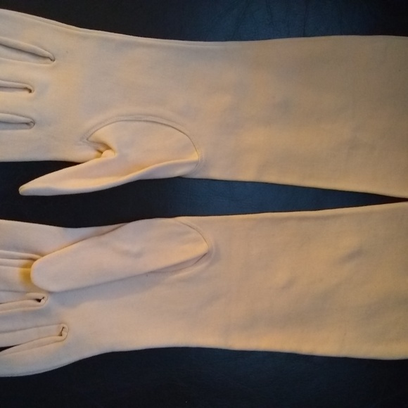 EUC Vintage Sears Embroidered Beige Gloves with Rhinestones - Picture 4 of 5